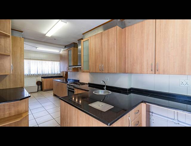 4 BEDROOM HOUSE FOR SALE IN MONDEOR